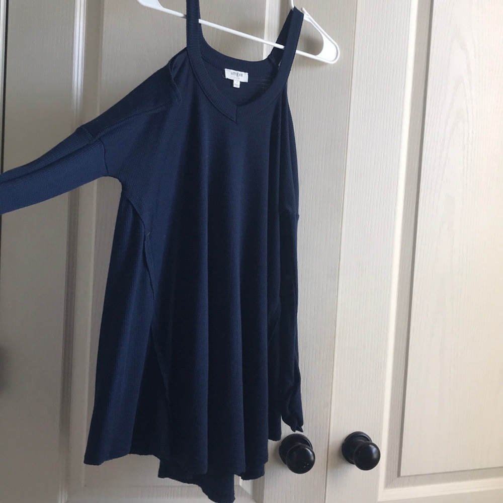 Umgee cold shoulder navy knit top